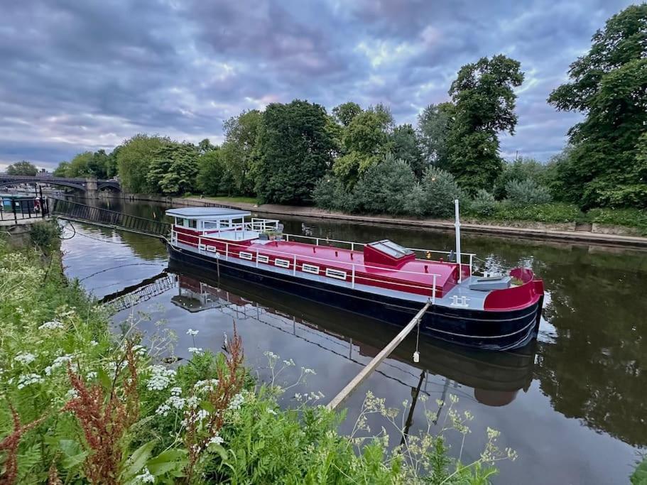 Unique Houseboat Experience I Central City Break Йорк Экстерьер фото