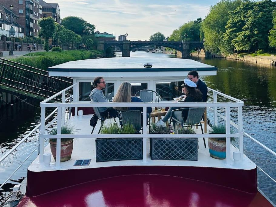 Unique Houseboat Experience I Central City Break Йорк Экстерьер фото