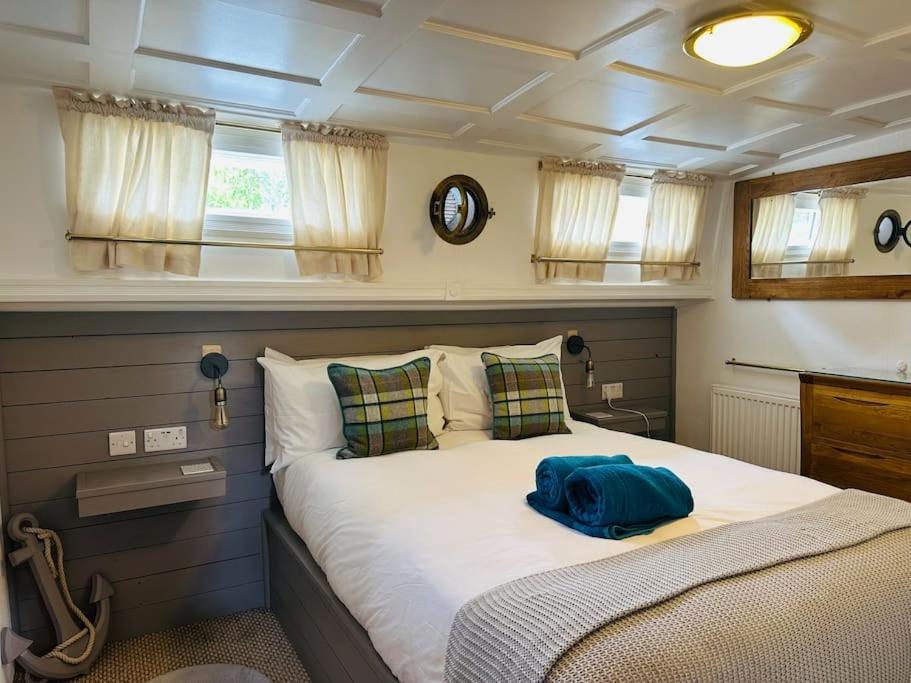 Unique Houseboat Experience I Central City Break Йорк Экстерьер фото