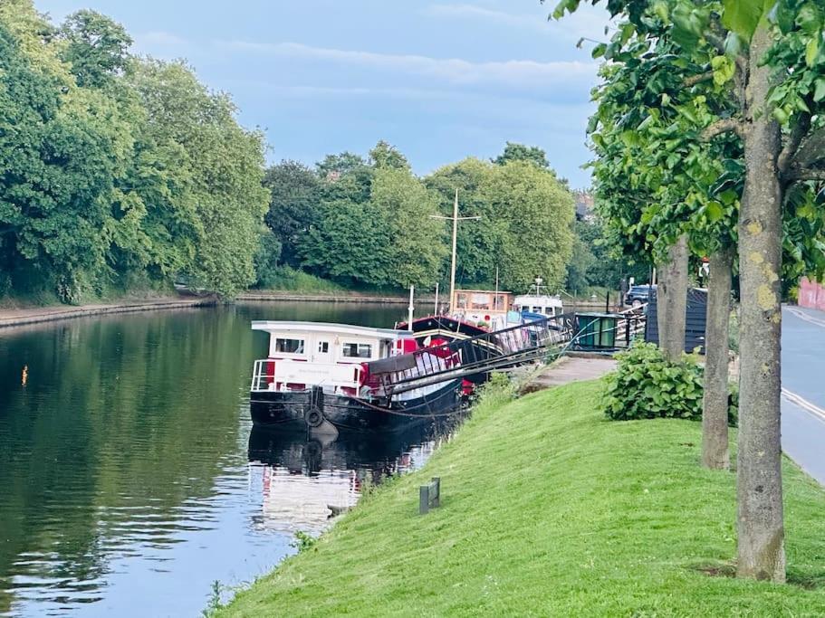 Unique Houseboat Experience I Central City Break Йорк Экстерьер фото