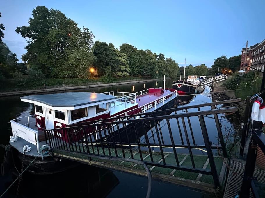 Unique Houseboat Experience I Central City Break Йорк Экстерьер фото