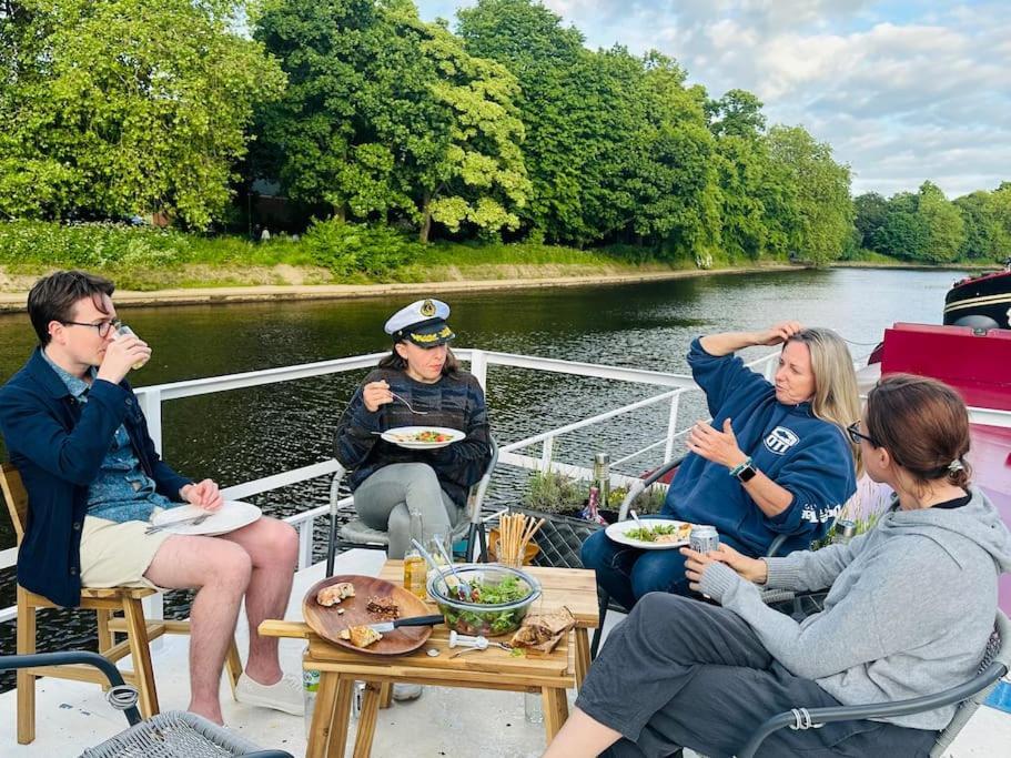 Unique Houseboat Experience I Central City Break Йорк Экстерьер фото