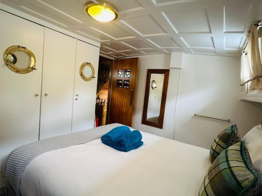 Unique Houseboat Experience I Central City Break Йорк Экстерьер фото